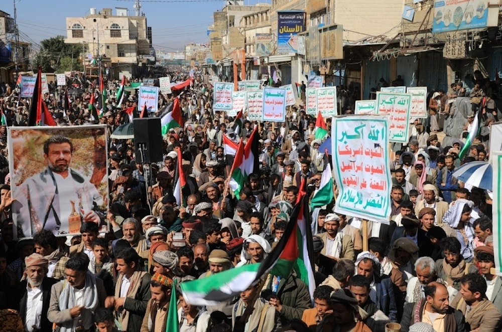 Los yemeníes tomaron las calles de Saada, al norte del país, para bendecir las operaciones de las fuerzas armadas que apoyan a la resistencia palestina.