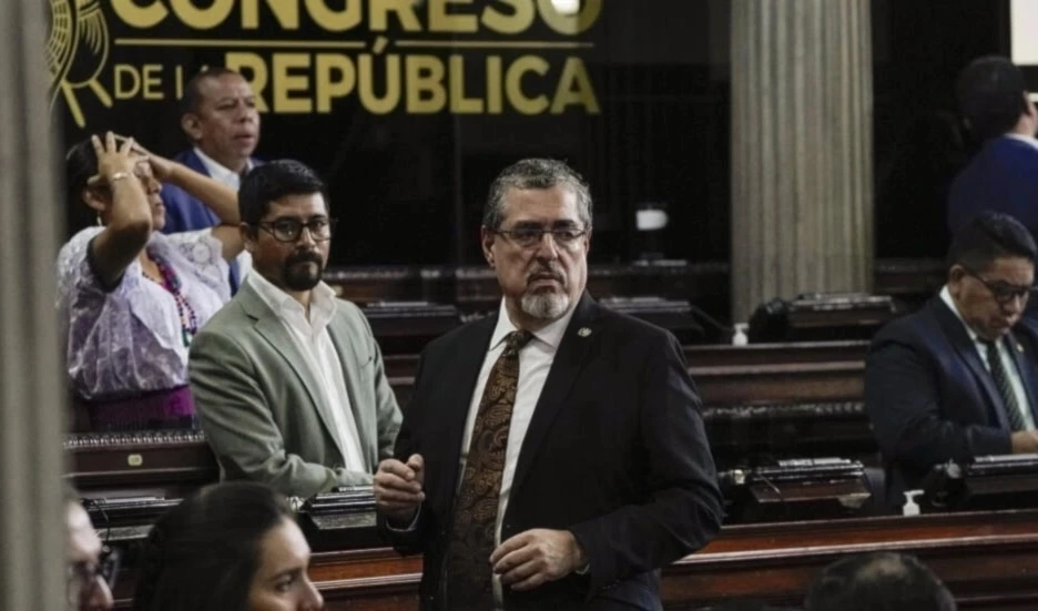 Fiscalía en Guatemala considera inválidos los comicios generales. Foto: AP. Fiscalía en Guatemala considera inválidos los comicios generales. Foto: AP.