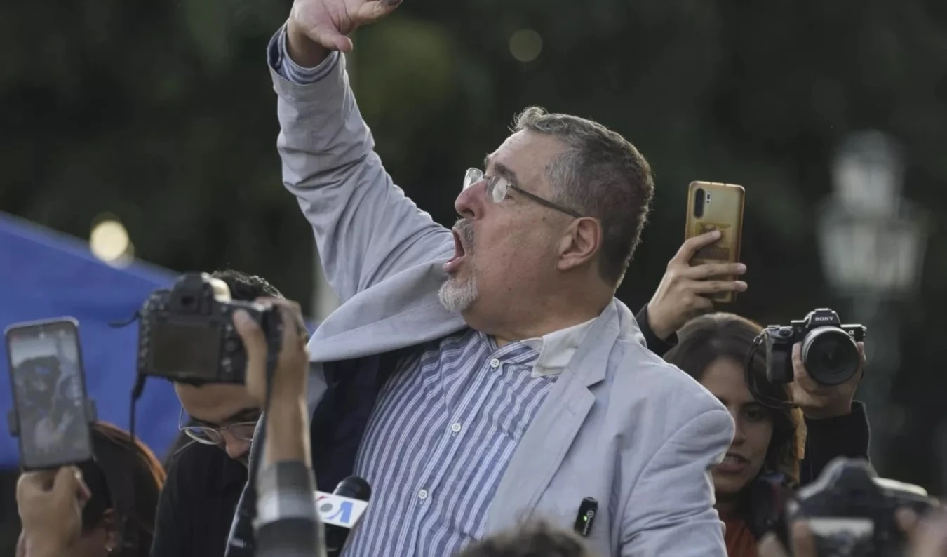 Presidente electo de Guatemala alerta de golpe de Estado. Foto: AP. Presidente electo de Guatemala alerta de golpe de Estado. Foto: AP.