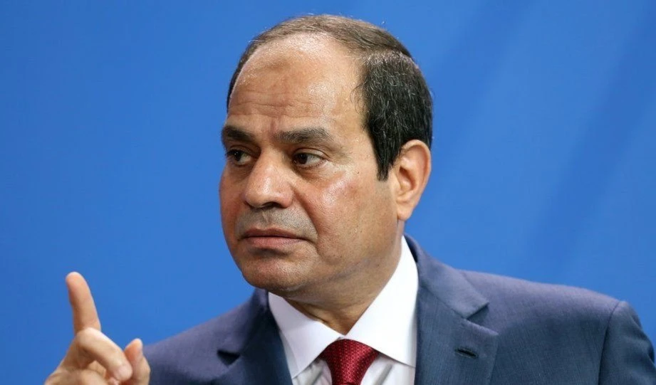 Los intelectuales sauditas acusan a al presidente egipcio, Abdel Fattah El-Sisi y al ejército de la crisis económica actual.
