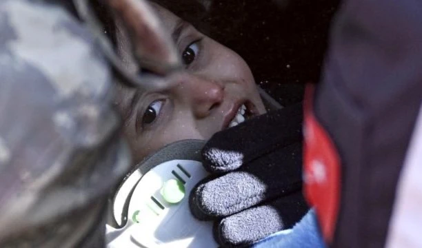 Rescatistas consiguen pequeños milagros en Turquía y Siria. Foto: AA.