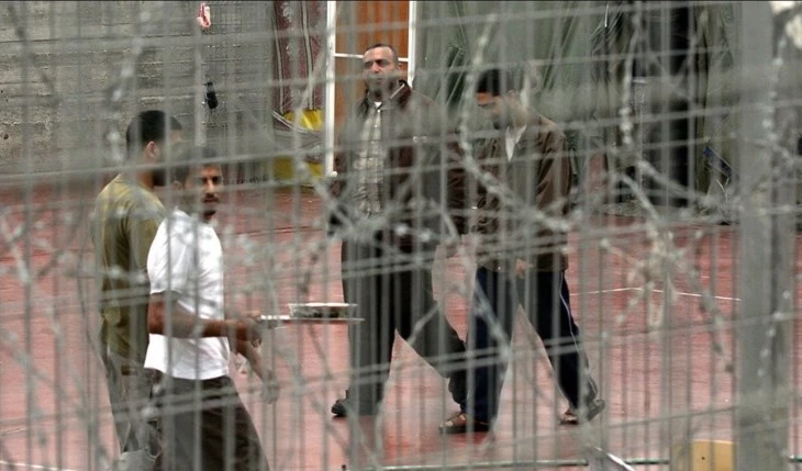 Prisioneros palestinos escalan contra medidas punitivas de "Israel"