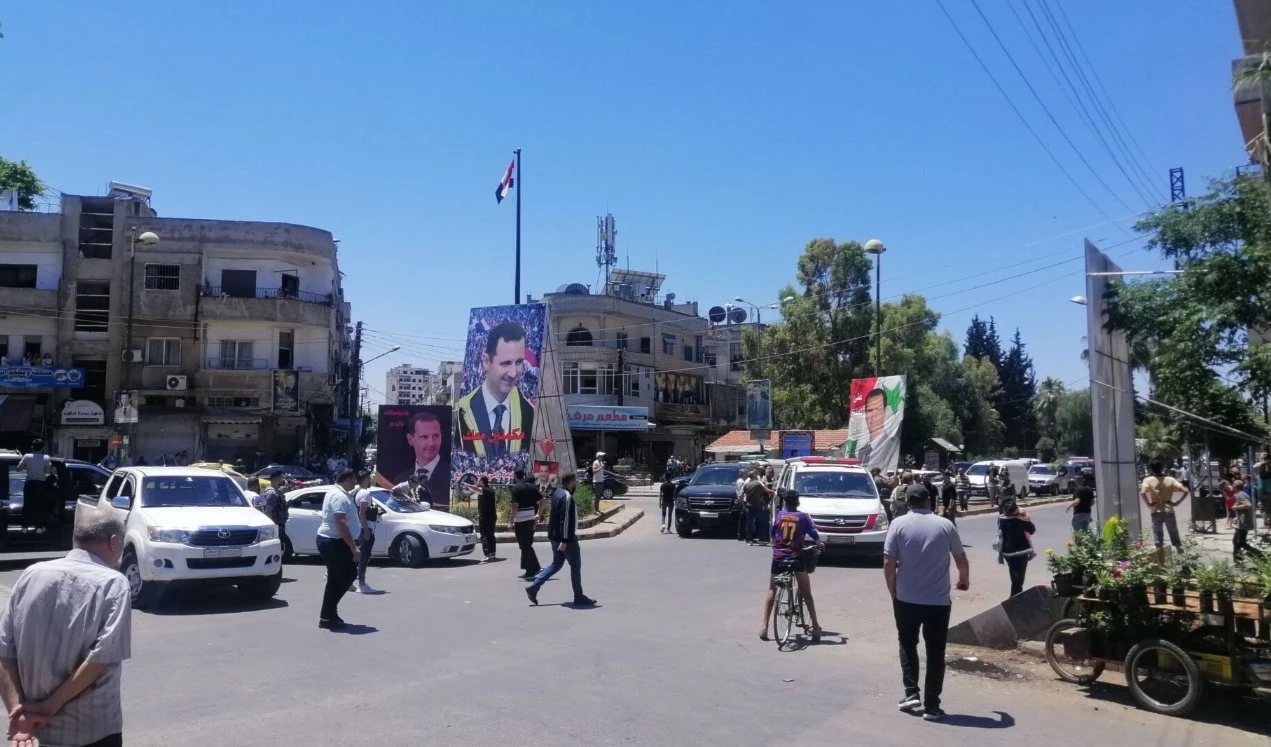 Entre las víctimas hay tres oficiales del departamento de Protección de Carreteras Internacionales, pertenecientes al Ministerio del Interior sirio.