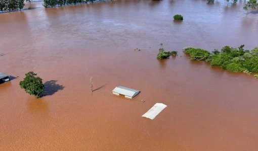 Más de 800 damnificados por intensas lluvias en Paraguay