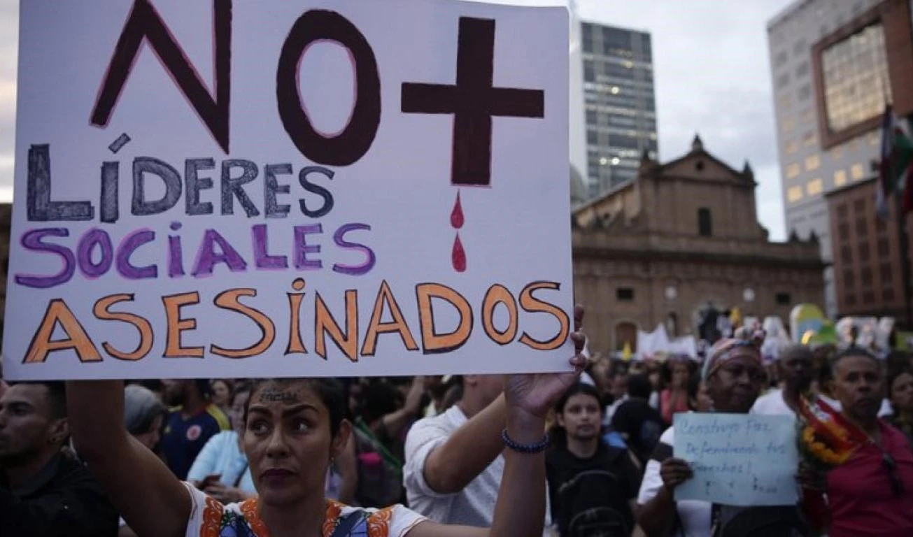 Con este crimen, asciende a mil 420 la cifra de líderes sociales colombianos asesinados desde la firma de los acuerdos de paz de 2016, según el Indepaz.