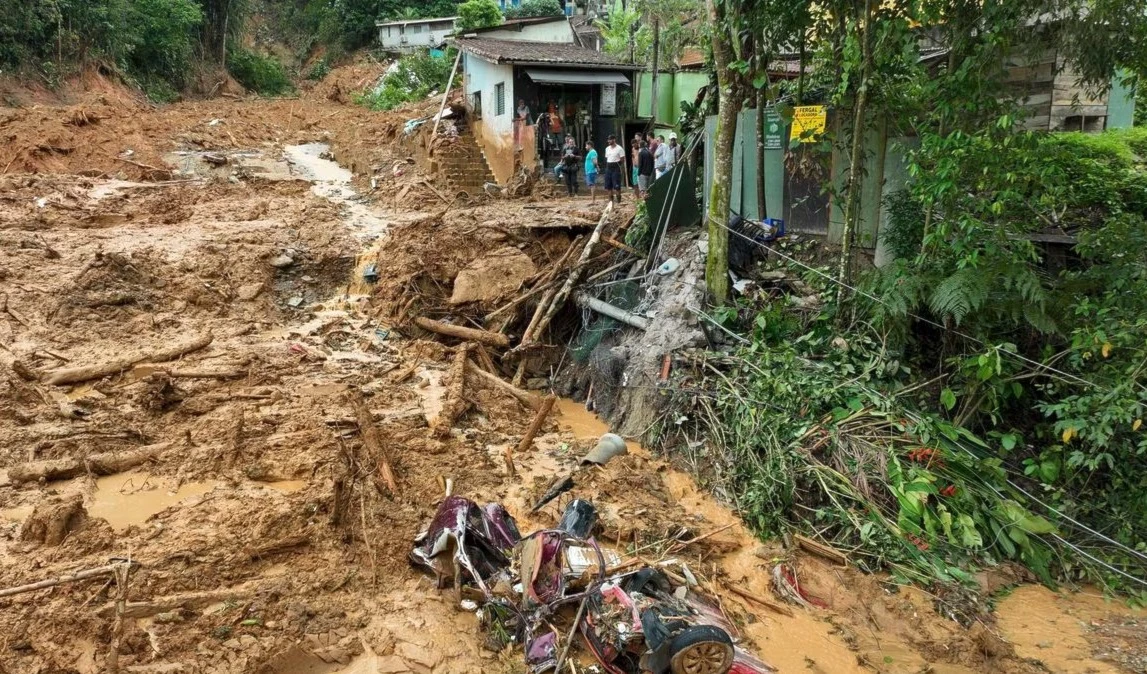 Asciende a 46 cifra de muertos por lluvias en Sao Paulo, Brasil