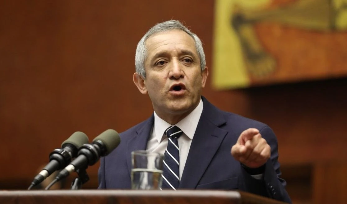 Parlamento de Ecuador censura a exministro del Interior