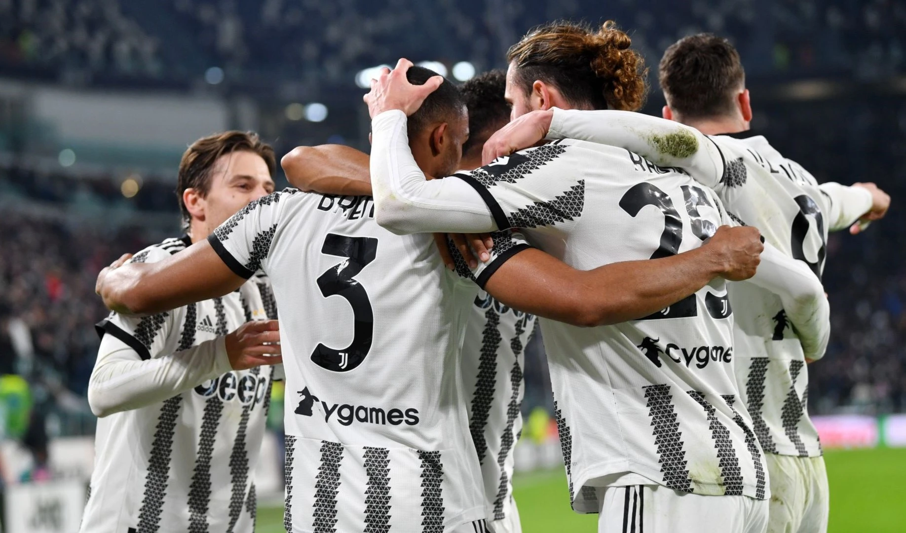 Juventus aún respira en la Copa Italia de fútbol