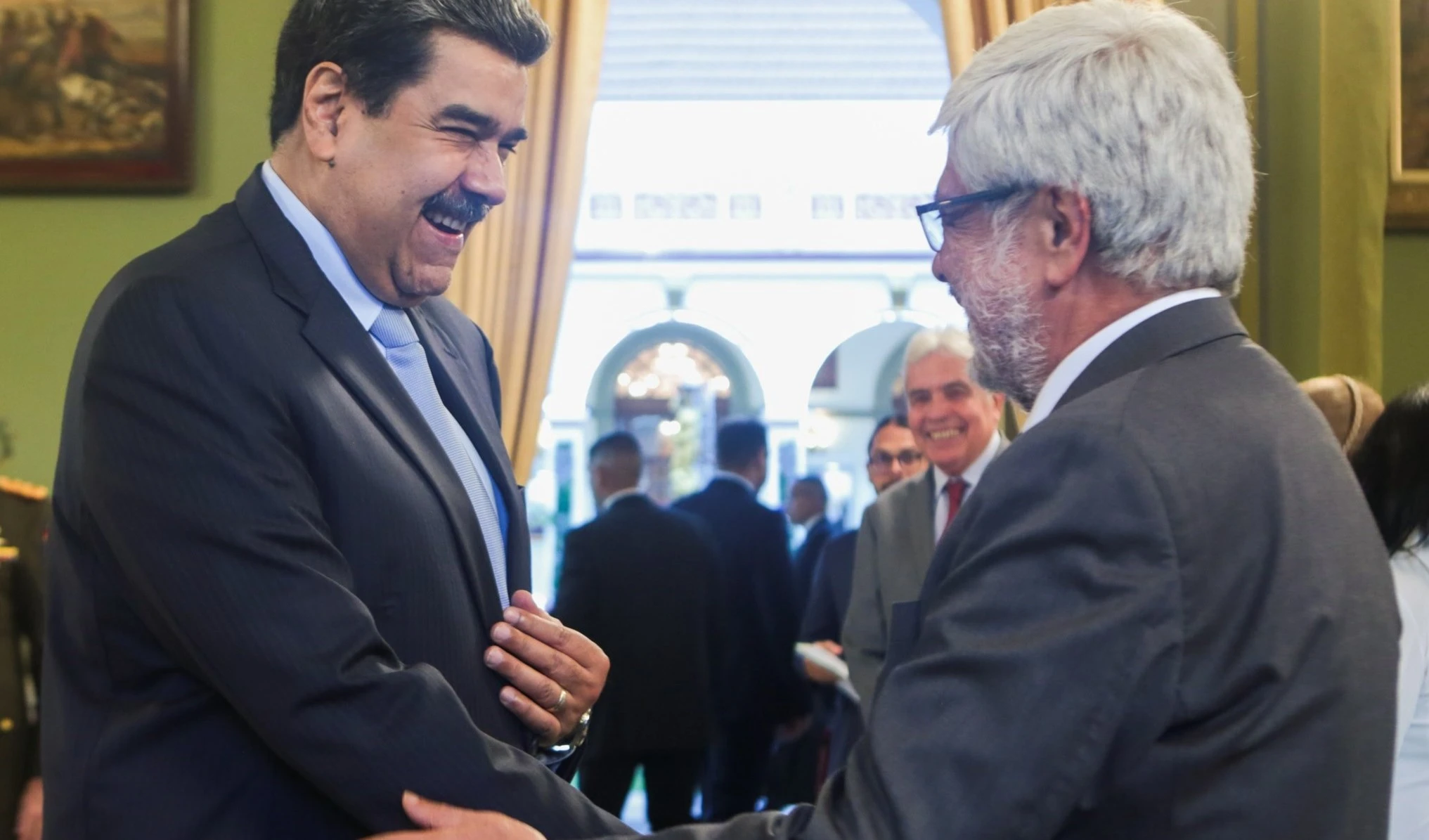Nicolás Maduro y Germán Umaña Mendoza, Ministro de Comercio, Industria y Turismo de Colombia.