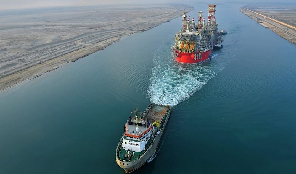 El Canal de Suez es uno de los estrechos más importantes del mundo y una de las principales fuentes de divisas para Egipto. 