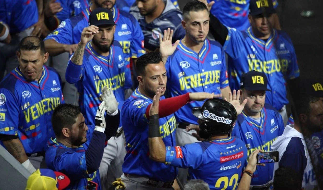 Leones del Caracas vinieron de atrás para superar a Curazao
