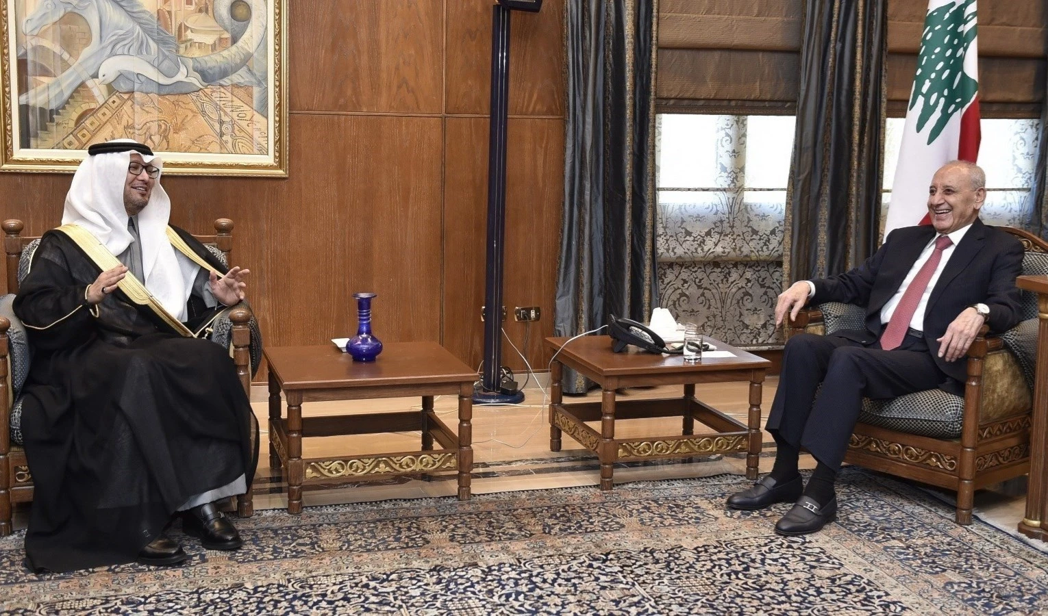 Nabih Berri y el embajador de Arabia Saudita en Beirut, Walid al-Bukhari.