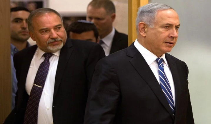 Lieberman: Netanyahu es un peligro  para "Israel" Lieberman: Netanyahu es un peligro  para "Israel"