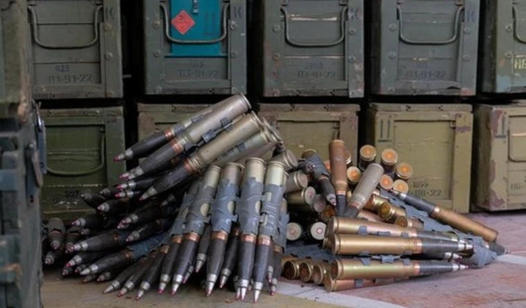 El diario estadounidense Washington Post calificó de “infame” al gobierno ucraniano por las ventas de armas en el mercado subterráneo.