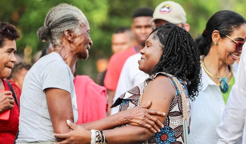 La vicepresidenta de Colombia, Francia Márquez, encabezó el acto de reparación de víctimas.