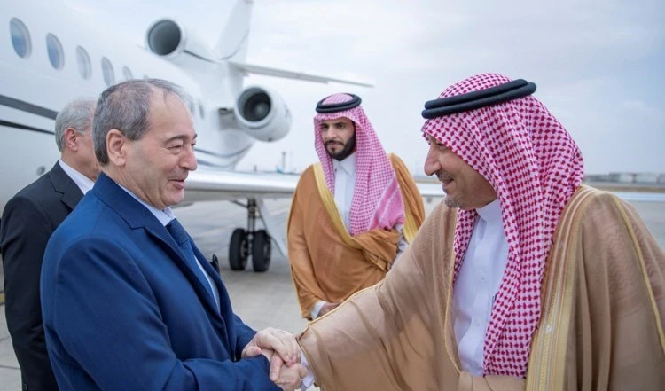 Canciller sirio arriba a Arabia Saudita