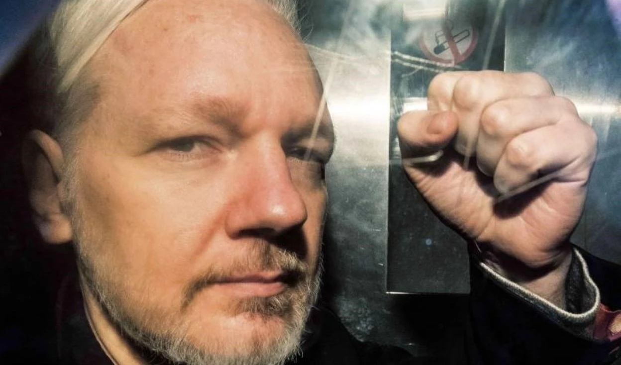 Demócratas instan a Biden a retirar los cargos contra Julian Assange