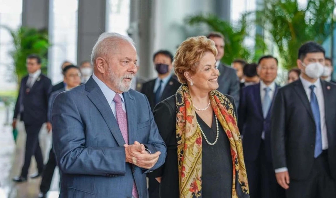 Presidente de Brasil visita de Shangai.