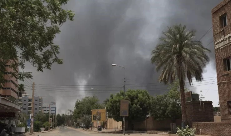 Fuertes explosiones sacudieron Jartum, la capital sudanesa.