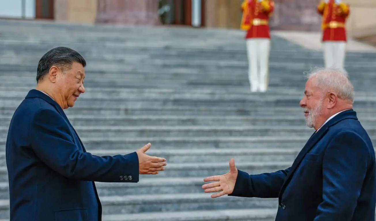 Hablemos de paz, instó el presidente de Brasil al partir de China