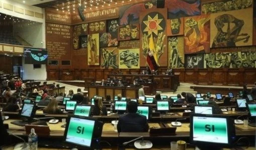 Amenaza Lasso con disolver parlamento de Ecuador Amenaza Lasso con disolver parlamento de Ecuador