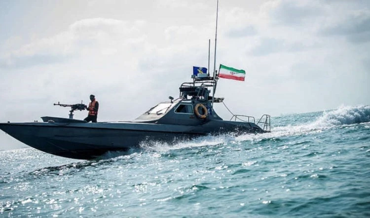 La Armada iraní obligó al submarino de EE.UU. a cambiar su rumbo.