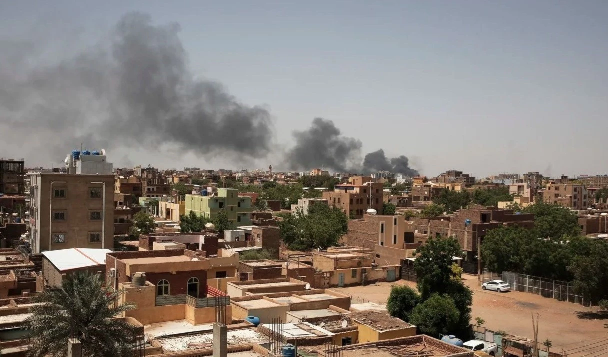 Los bombardeos persisten desde ambas partes en conflicto a pesar de la tregua para el alto al fuego pactada hace unos días.