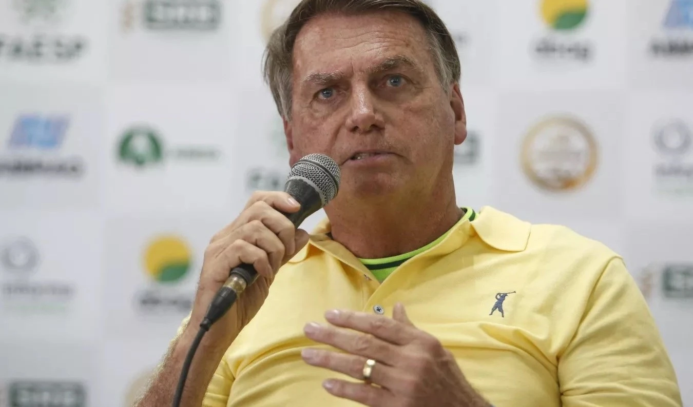 Bolsonaro niega falsificación de los certificados de vacunas en Brasil Bolsonaro niega falsificación de los certificados de vacunas en Brasil