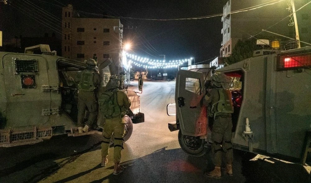 Los grupos represivas, reforzados con vehículos militares y jeeps, asaltaron la localidad de Faqqu'a, al este de Yenín.