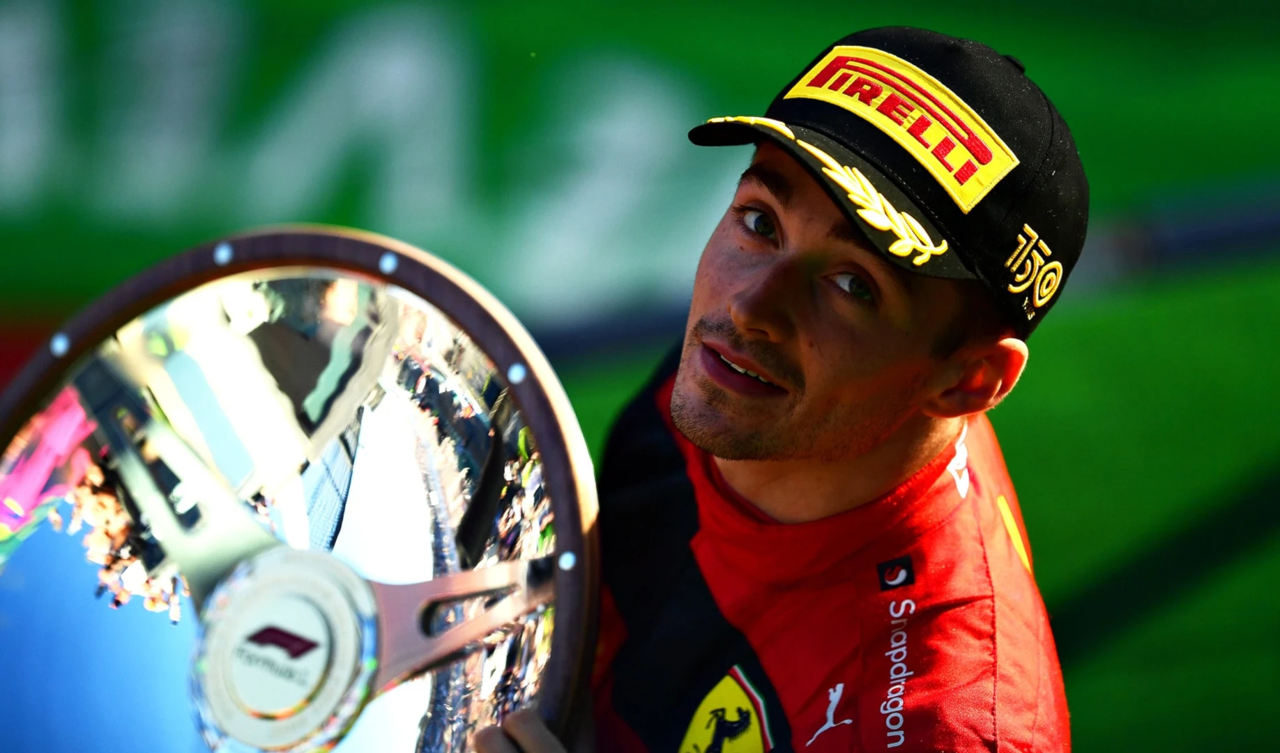 Hill: "Leclerc está atrapado en Ferrari"