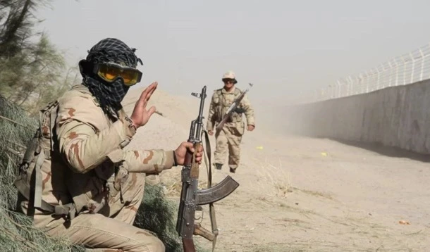 Guardias fronterizos iraníes.