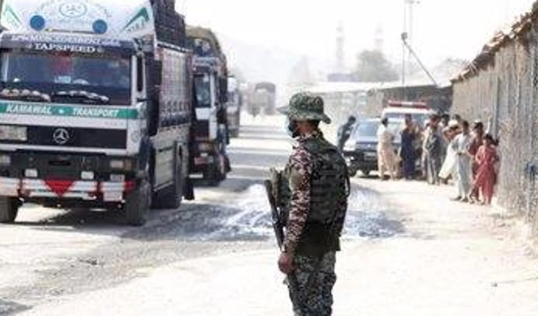 Los fallecidos eran agentes de seguridad del puesto de control fronterizo.