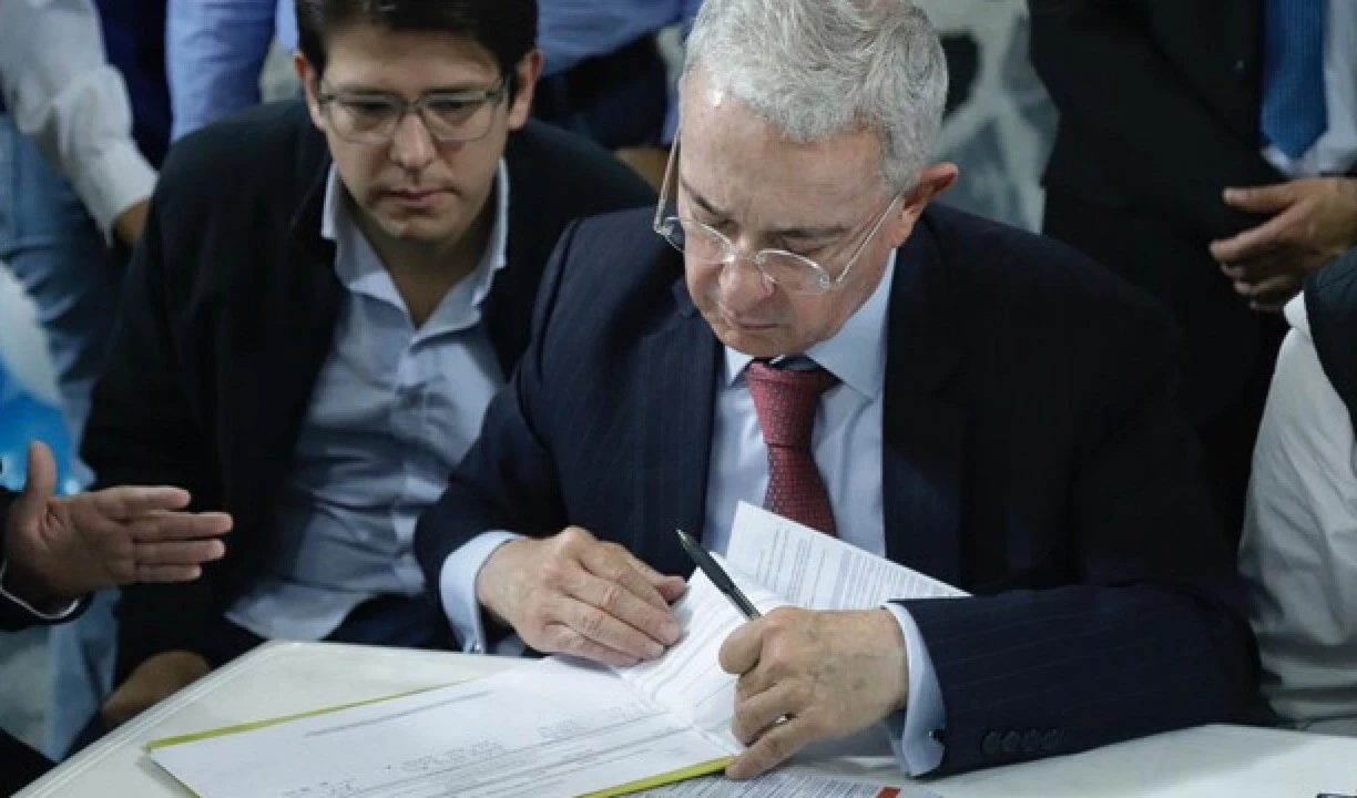 Expresidente de Colombia responderá en juicio penal Expresidente de Colombia responderá en juicio penal