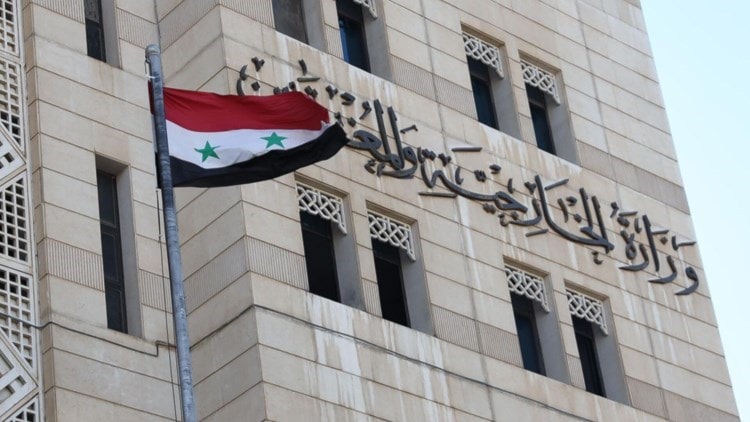 Siria exige a la diplomacia de Francia revisar sus posturas