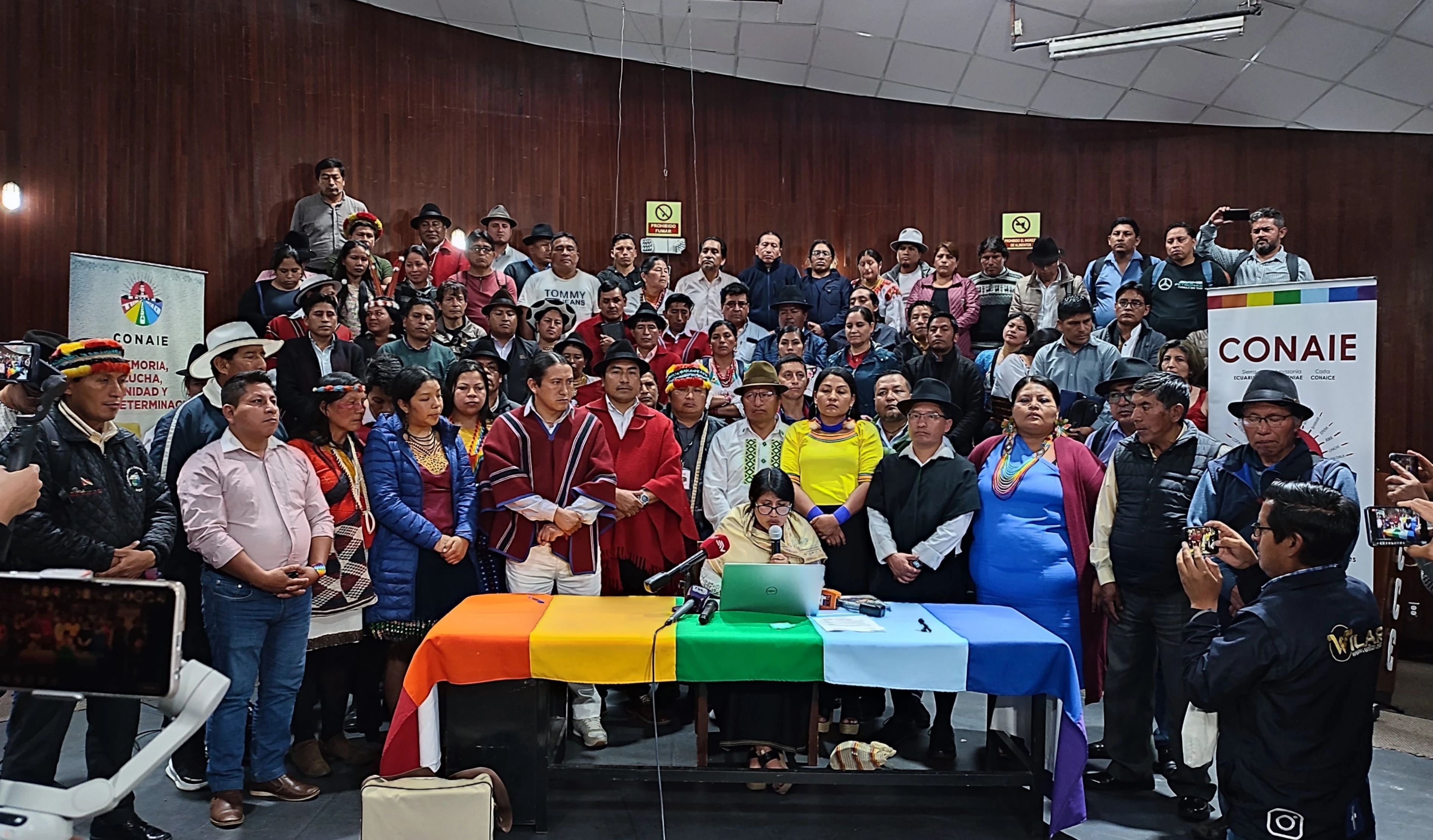 Por decisión colectiva del consejo ampliado de la Conaie, Leonidas Iza será su precandidato a la presidencia del Ecuador. Por decisión colectiva del consejo ampliado de la Conaie, Leonidas Iza será su precandidato a la presidencia del Ecuador.