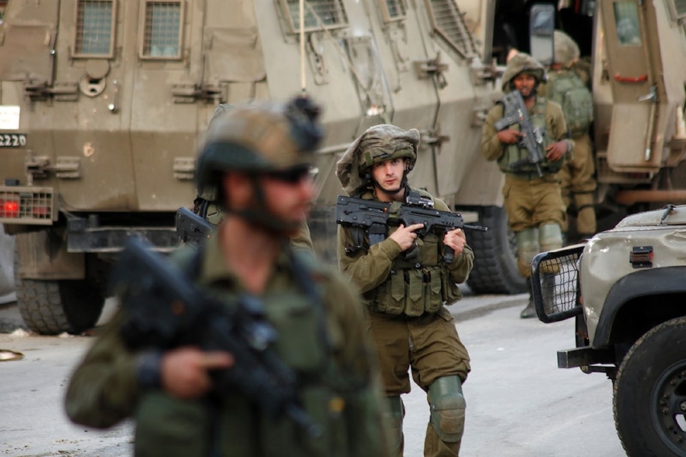 Fuerzas israelíes en la localidad de Al Jalil.