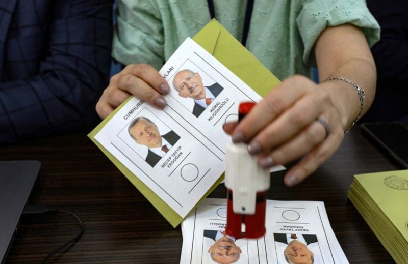 Abiertos colegios electorales en Turquía para segunda vuelta presidenc