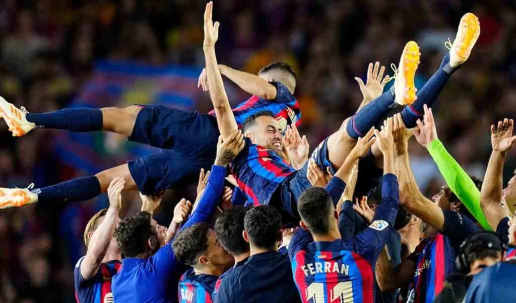 Barcelona despide a una leyenda con goleada