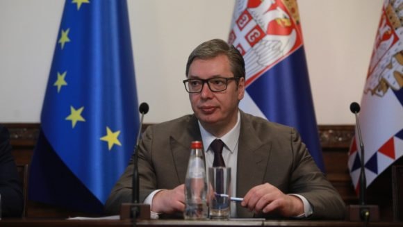 Presidente de Serbia acusa a líder de Kosovo de provocar conflicto 