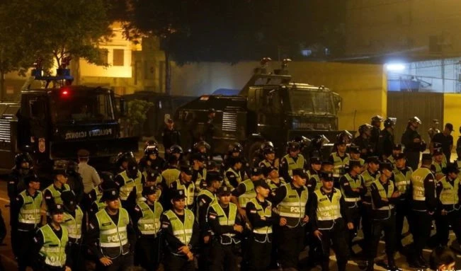 La Policía Nacional examina presuntos abusos de poder y actos de fuerza de los agentes durante las detenciones a más de 200 manifestantes.