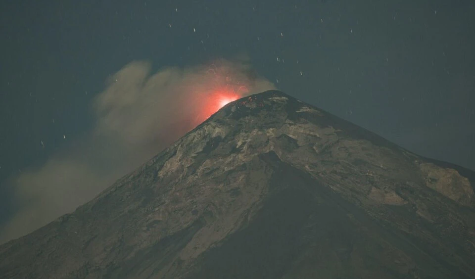 Miles de evacuados en Guatemala por actividad del volcán de Fuego. Foto: EFE.