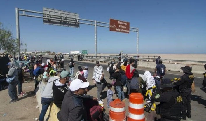 Aumenta el número de migrantes en frontera entre Perú y Chile Aumenta el número de migrantes en frontera entre Perú y Chile