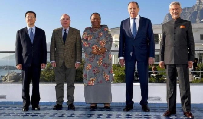 Los cancilleres preparan la próxima cumbre de jefes de Estado y de Gobierno de los BRICS a celebrarse en agosto venidero.