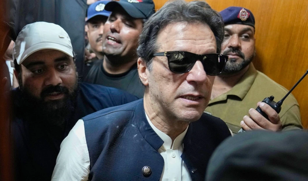 EE.UU. conspiró en su contra, afirma ex primer ministro de Pakistán EE.UU. conspiró en su contra, afirma ex primer ministro de Pakistán