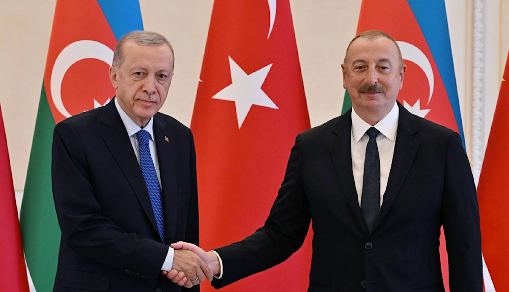 El presidente de Azerbaiyán, Ilham Aliyev, recibió al mandatario turco, Recep Tayyip Erdogan en Bakú. 