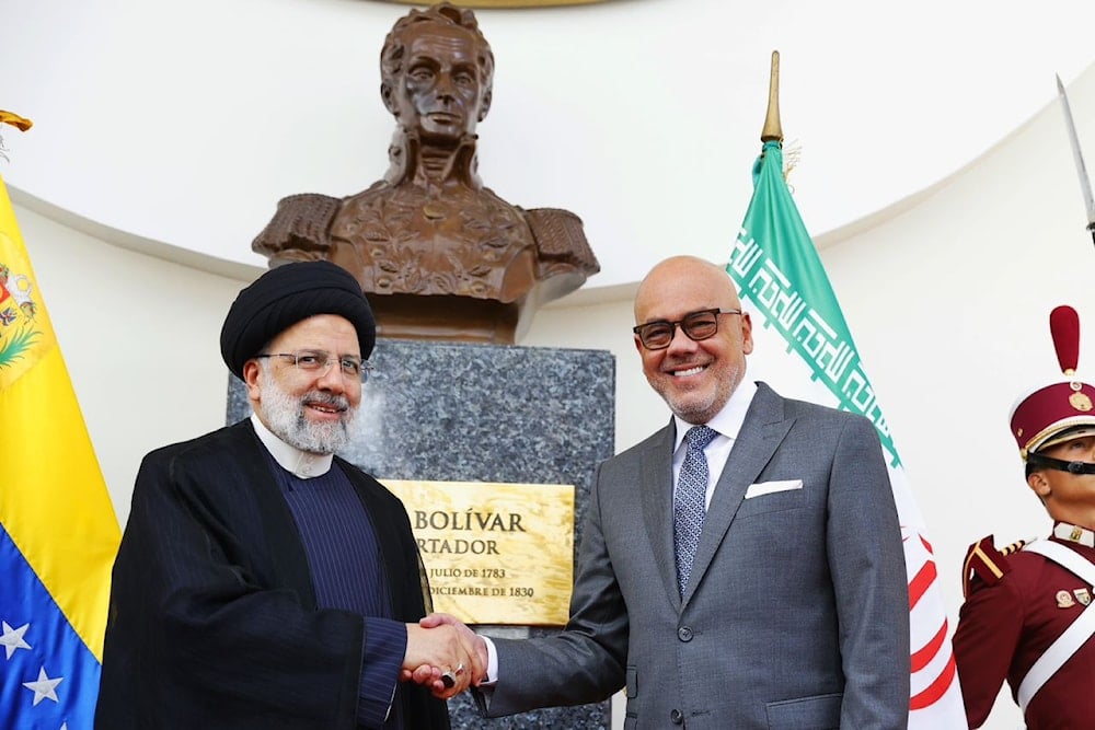 El presidente de la Asamblea Nacional en Venezuela recibió al mandatario iraní, Ebrahim Raisi. 