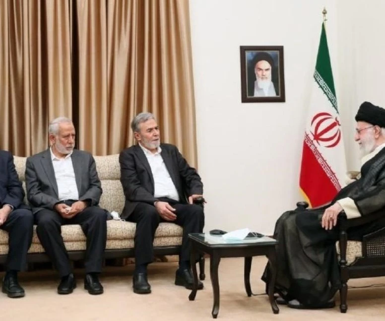 Sayyed Ali Khamenei sostuvo una reunión con el secretario general del Movimiento de resistencia palestina de la Yihad Islámica, Ziyad al-Nakhaleh, y su delegación acompañante.