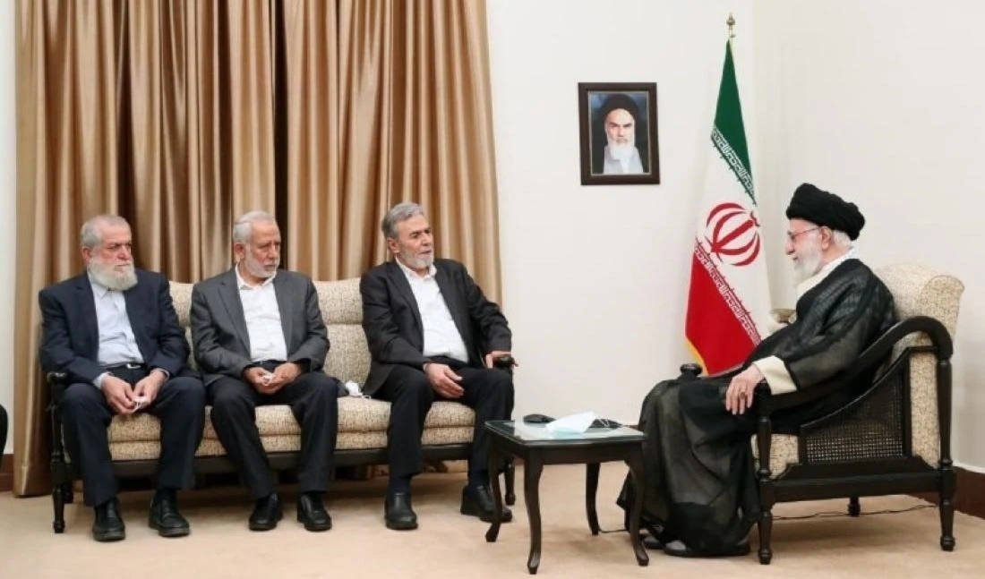 Sayyed Ali Khamenei sostuvo una reunión con el secretario general del Movimiento de resistencia palestina de la Yihad Islámica, Ziyad al-Nakhaleh, y su delegación acompañante.