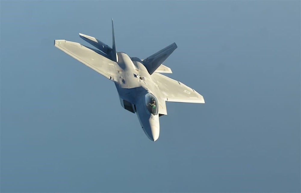 Aviones de combate F-22.