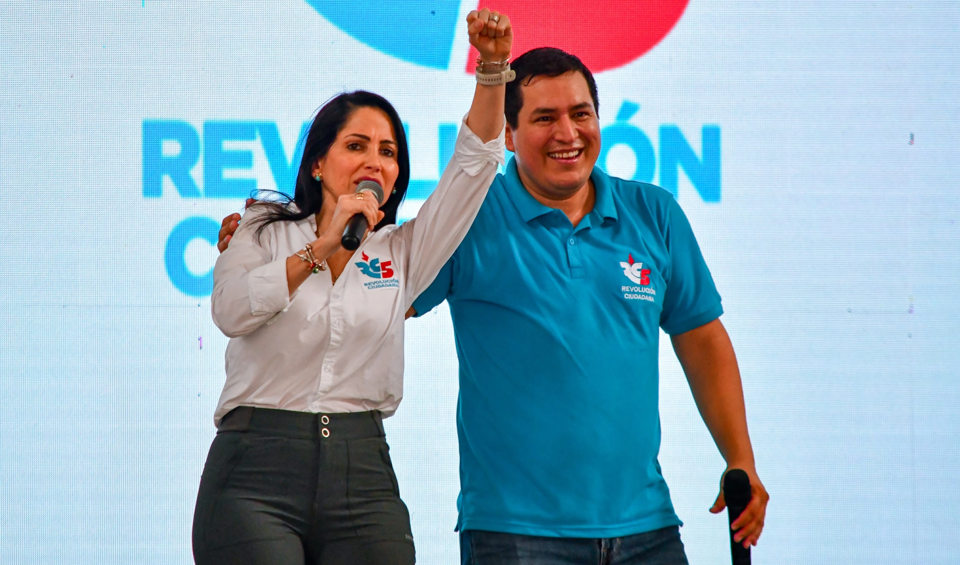 Luisa González y su compañero de fórmula, el economista Andrés Arauz, serán los aspirantes a la presidencia y vicepresidencia por el partido Revolución Ciudadana.